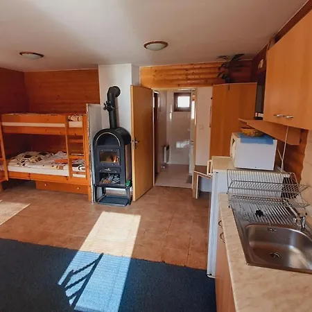 Kristina - Bez Kontaktu S Ubytovatelom 