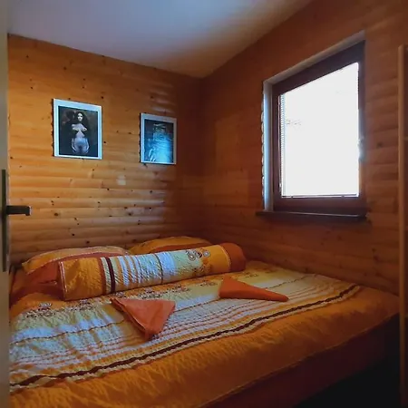 Kristina - Bez Kontaktu S Ubytovatelom 